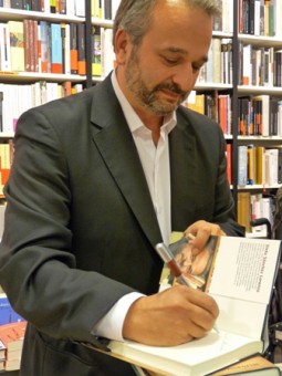 ESCRITORES COLUNGUESES - Personajes