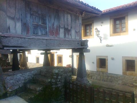 Catálogo de Recursos históricos y artísticos del Concejo de Colunga: La Isla. Casa de Dña. Pilar Victorero - Recursos turísticos del concejo de Colunga