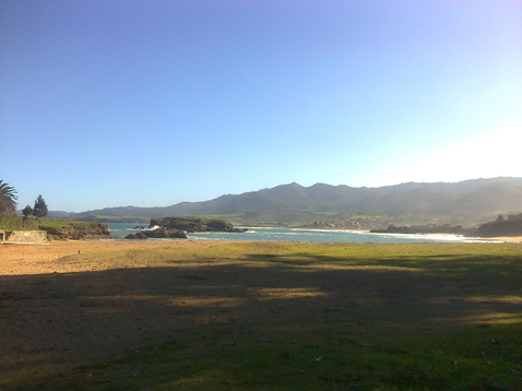 Catálogo de Recursos históricos y artísticos del Concejo de Colunga: La Isla.Playa de La Isla - Recursos turísticos del concejo de Colunga