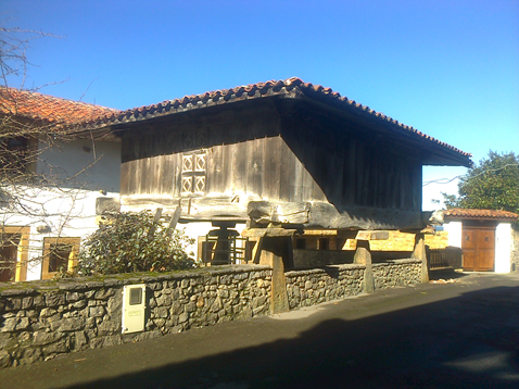 Catálogo de Recursos históricos y artísticos del Concejo de Colunga: La Isla. Panera Plaza de Lorenza Koehler. - Recursos turísticos del concejo de Colunga