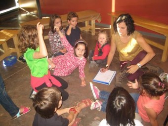 El Parque de la Prehistoria de Teverga celebra este sábado 6 de febrero, a las 16:00 horas, una merienda literaria para niños de 6 a 10 años. - Sociedad y Cultura