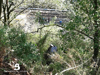 Accidente de tráfico con heridos en Parres - Sucesos