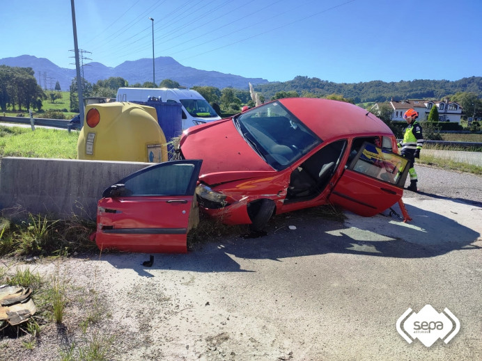 Accidente de tráfico en Nava - Concejo de Nava