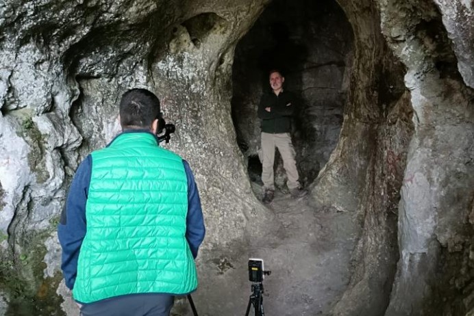 ADRIOA y CARP avanzan en la instalación de puntos informativos sobre arte rupestre en Ribadesella - Concejo de Ribadesella