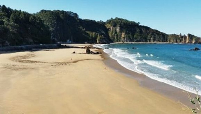 La bandera azul ondeará en 14 playas asturianas - Asturias
