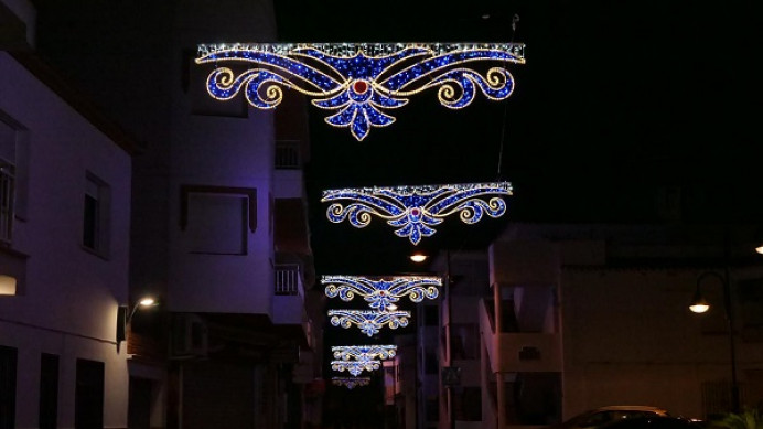 IU Parres: Opinión sobre la falta de alumbrado navideño en Parres - Concejo de Parres
