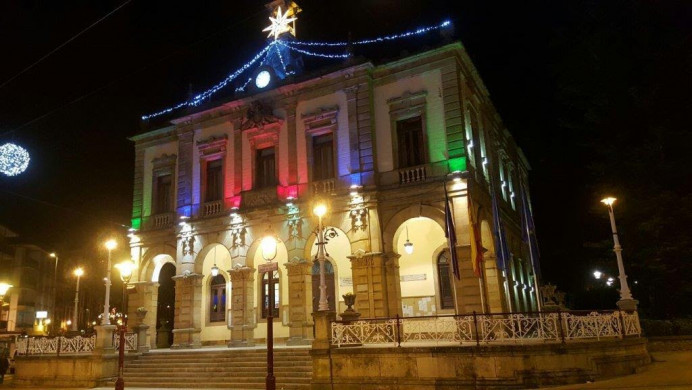 Programa de viajes desde las residencias  de mayores para ver las luces de Navidad del casco urbano de Villaviciosa - Concejo de Villaviciosa