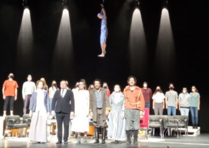 Antígona y la Catarsis de Gaitán por Ana R. Martín - Sociedad y Cultura