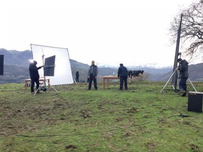 Llanes escenario de un nuevo anuncio de la Central Lechera Asturiana para la televisión - Concejo de Llanes