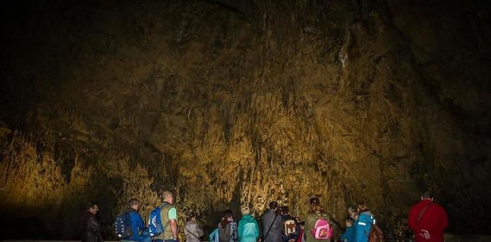 Prehistoria en la Cuevona de Ardines - Concejo de Ribadesella