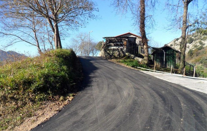 Fin obras de mejora de caminos en Caldueñín, Villa y Ardisana - Concejo de Llanes