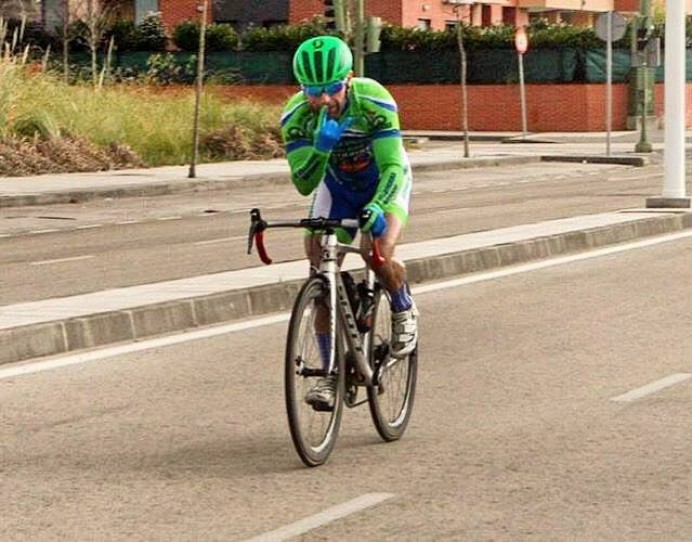Iván Villar Remuiñán, del Club Ciclista Villaviciosa, 18 clasificado en la categoría Máster 40 en la Vuelta a Santander Máster - Concejo de Villaviciosa