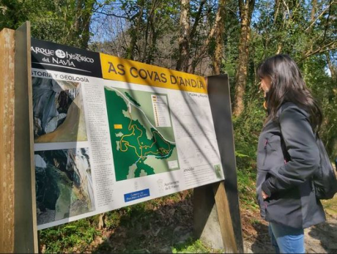 Un día en El Franco: As Covas da Andía y alrededores - Turismo
