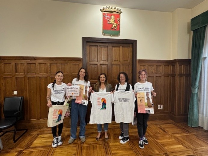 La asociación ‘La Tribu’ organiza actividades por el Día Mundial Contra el Cáncer de Mama en Llanes - Concejo de Llanes
