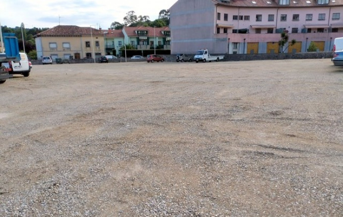 Ayuntamiento habilita un aparcamiento centro de Posada - Concejo de Llanes