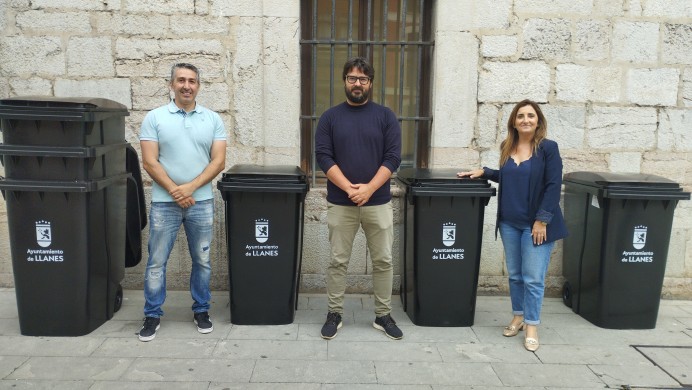 Llanes renueva el sistema de recogida de basuras con nuevos contenedores con tapa y mayor capacidad - Concejo de Llanes