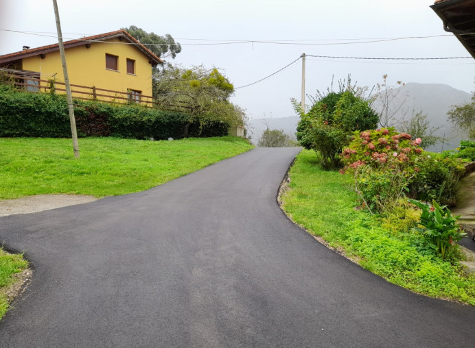 Llanes completa la pavimentación y arreglo de varios caminos - Concejo de Llanes