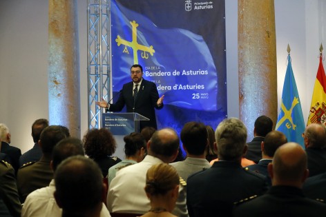Asturias reivindicó su bandera y su identidad cultural en el acto del 25 de mayo