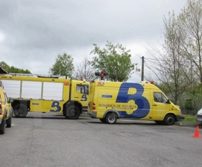 Dos mujeres afectadas por inhalación de humo en un incendio en Onís - Sucesos