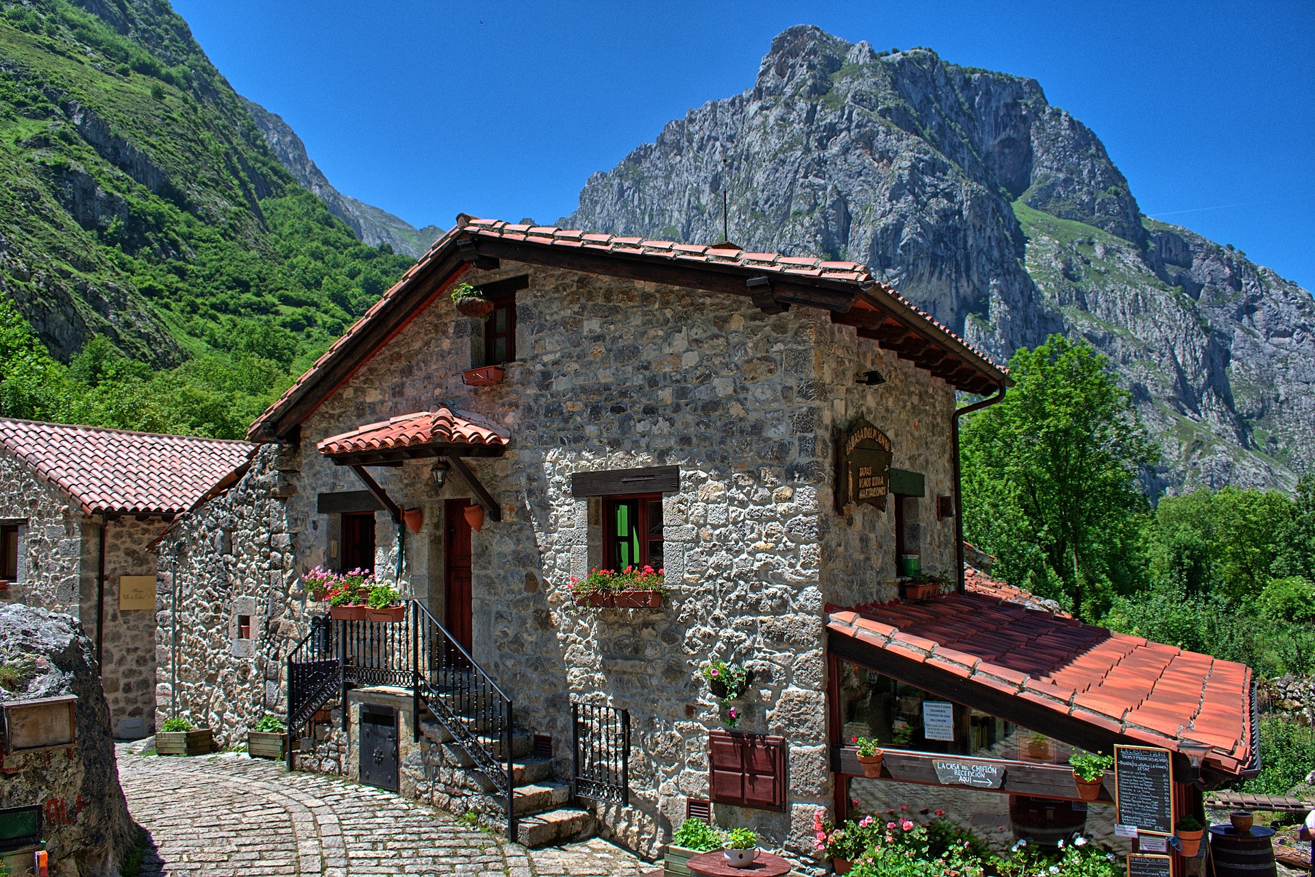 Asturias logra un récord de turistas extranjeros en enero, casi un 10% más que en el mejor registro para ese mes - Asturias
