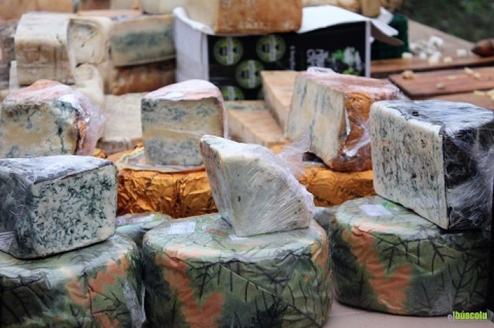 El mejor queso cabrales del mundo pone rumbo a Madrid - Gastronomía