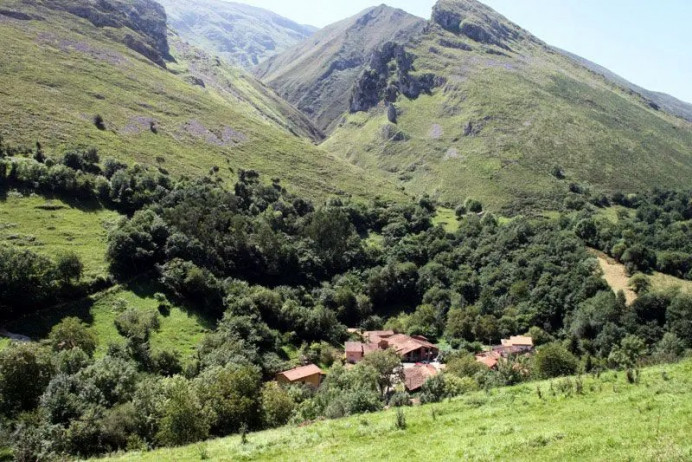 Adjudicación obras carretera de Caldueñín - Concejo de Llanes