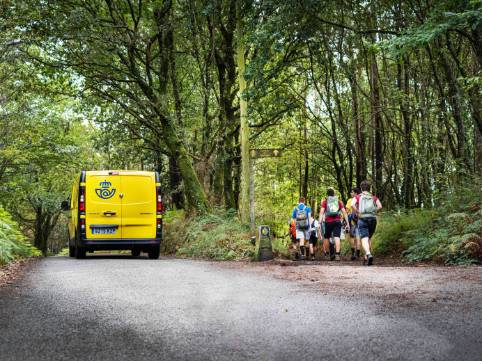 Correos reactiva en Asturias el transporte de mochilas en el Camino Primitivo y del Norte - Asturias