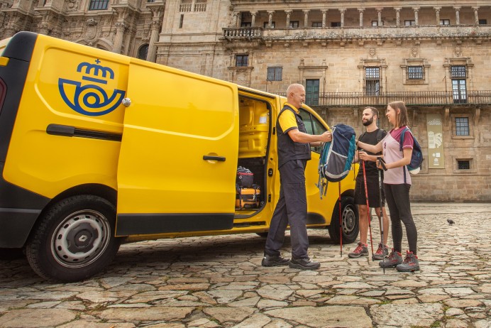 Correos pone en marcha en Asturias el transporte de mochilas en el Camino Primitivo y del Norte - Asturias