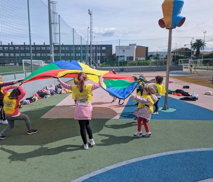 Finalización del VII Campamento urbano de Semana Santa en Llanes - Concejo de Llanes