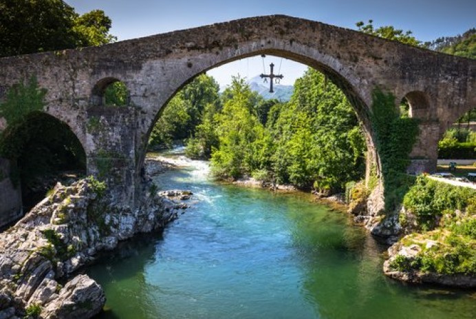 Llanes, Ribadesella y Cangas de Onís, entre los pueblos más buscados de España - Turismo