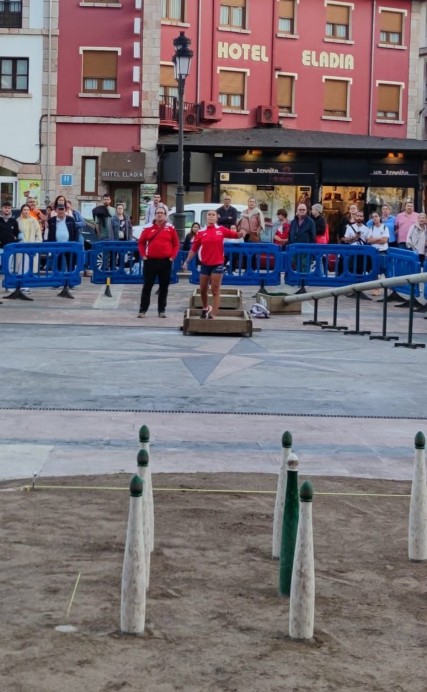Cangas de Onís vive la semana de Bolos con competencias femeninas y senior - Concejo de Cangas de Onís