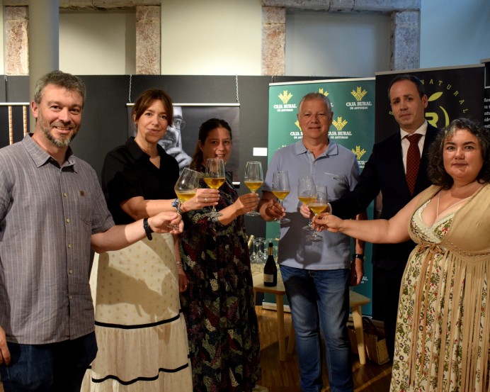 Presentación de la exposición de Semeyes de LA SIDRA y la Primer Sidre de Cangues - Concejo de Cangas de Onís