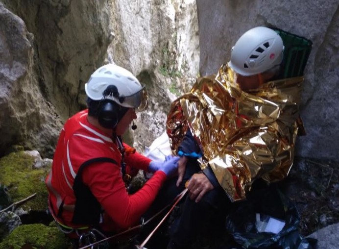 Rescate de montaña en un cañón entre Urriellu y Camburero, en Cabrales - Concejo de Cabrales