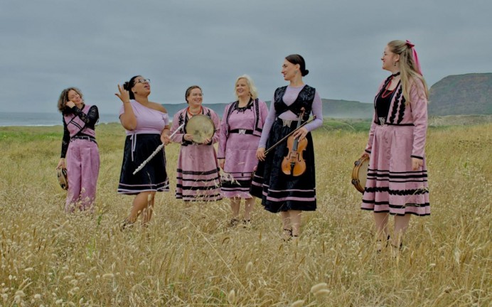 El grupo Caparines revive la tradición musical en Colunga dentro del XXIV Ciclo MUSICALLE - Concejo de Colunga