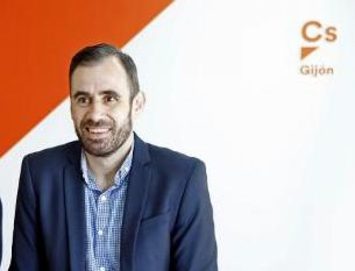 Ciudadanos propone que las terrazas gijonesas ocupen los aparcamientos para no perder su aforo - Asturias