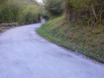 Concluidas las obras de reparación de las carreteras de Óvana, Caperea y el Frenedal - Concejo de Piloña