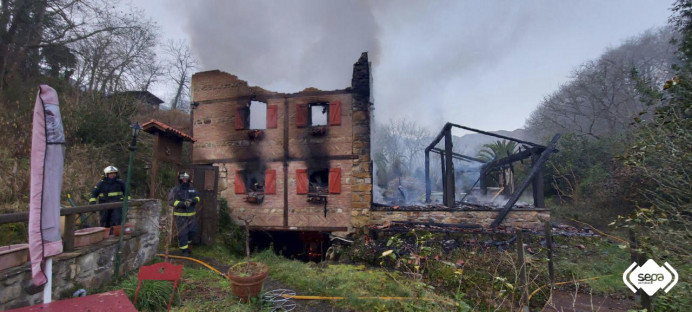 Una mujer ha fallecido en el incendio de una vivienda ubicada en la localidad de Maza, Piloña - Concejo de Piloña