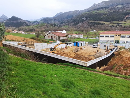 Peñamellera Baja impulsa un centro pionero para mayores con una inversión superior a 2,5 millones de euros - Concejos Peñamellera Alta y Baja