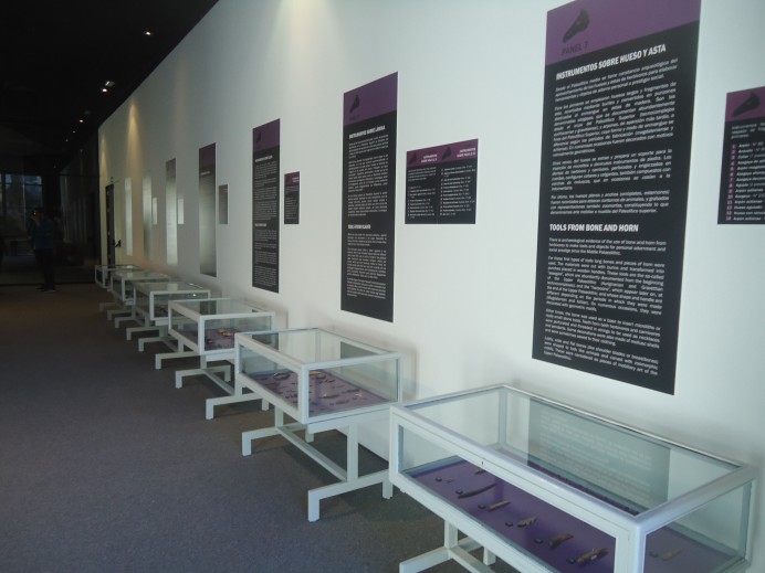 El Centro Tito Bustillo amplía su zona expositiva con un nuevo espacio dedicado a la talla lítica - Concejo de Ribadesella
