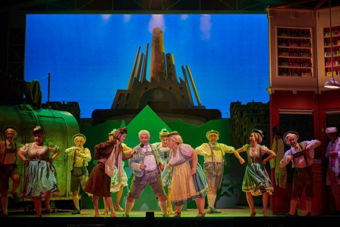  El musical Charlie y la fábrica de chocolate llega al Teatro de la Laboral  - Sociedad y Cultura