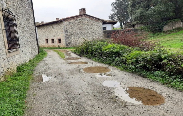 Ayuntamiento licita caminos Oviu y entorno cuartel Nueva - Concejo de Llanes