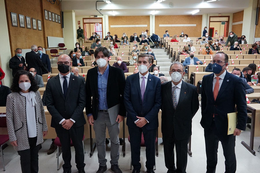 La Consejería de Ciencia recoge el Premio San Alberto Magno al Mérito Científico por su labor para impulsar la I+D+i en Asturias - Asturias