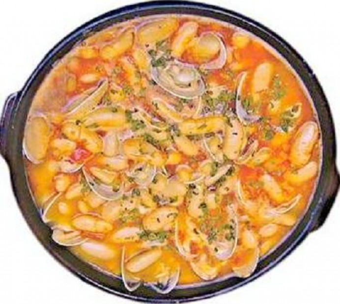 Fabes con almejes - Gastronomía