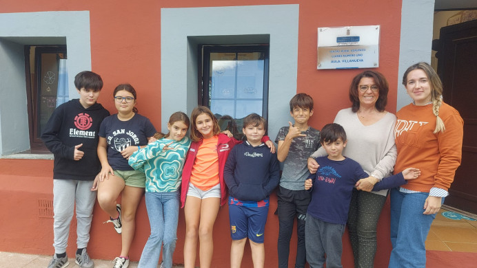 Visita de la concejala de Educación a las escuelas de Pría - Concejo de Llanes