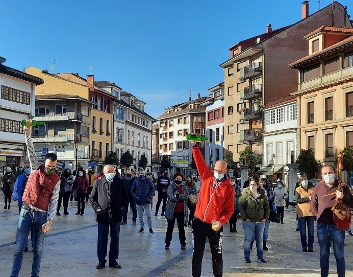 Villaviciosa exige a través de un ‘culín’ simbólico la reapertura de la hostelería - Concejo de Villaviciosa