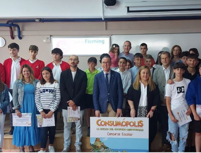 El Colegio Rural Agrupado de Llanes y los institutos de Noreña y Doctor Fleming ganan la fase autonómica de Consumópolis 18 - Concejo de Llanes