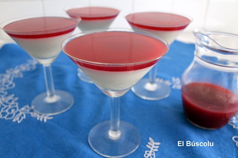 Crema de queso con sirope de fresa - Les recetines