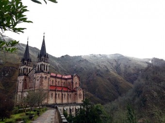 V centenario del nacimiento de Santa Teresa de Jesús en el Santuario de Covadonga - Sociedad y Cultura
