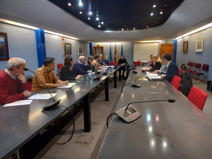 El Gobierno de Asturias mantendrá en 2023 la tarifa plana ConeCTA para recorrer toda la comunidad en transporte público por 30 euros al mes - Asturias