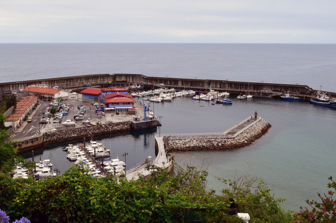 Medio Rural adjudica por 195.300 euros la reforma integral de la cubierta de la lonja de Llastres - Concejo de Colunga